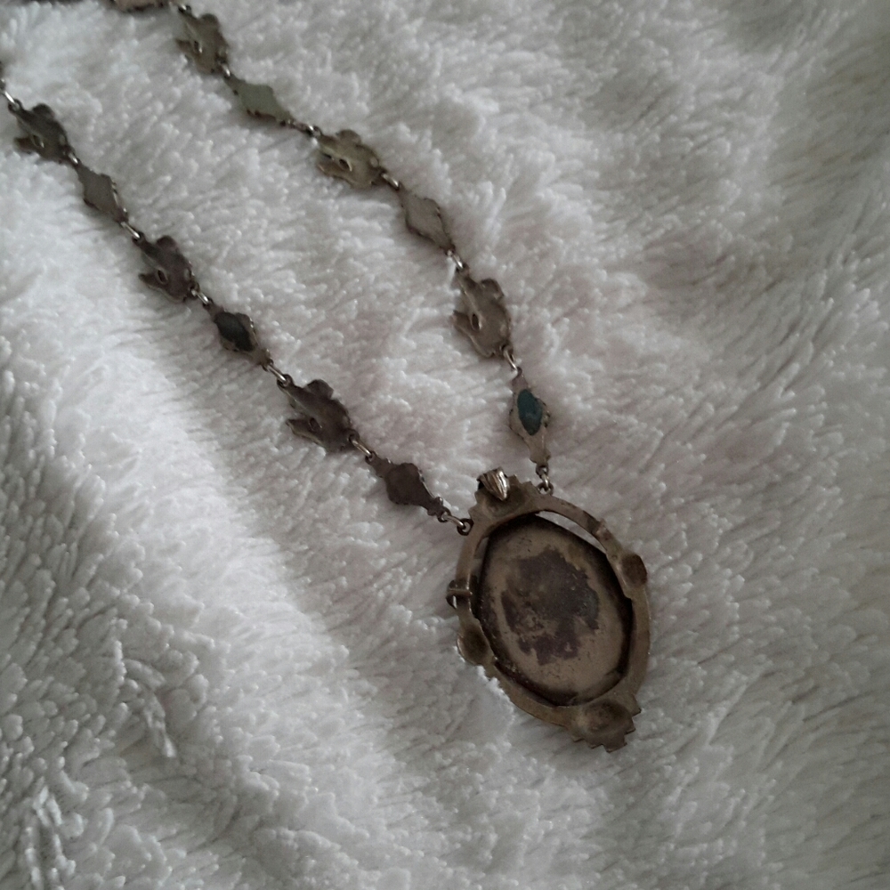 Vintage Chrysoprase Necklace - Picture 5 of 6